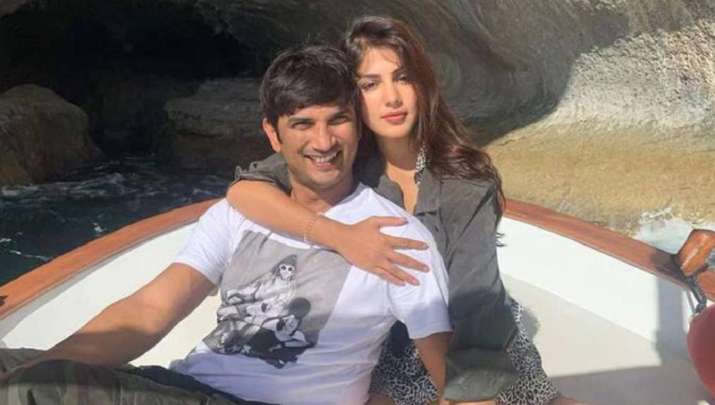 Sushant Singh Rajput की हत्या का दावा सामने आते ही घबराईं Rhea Chakraborty, शेयर किया ऐसा पोस्ट