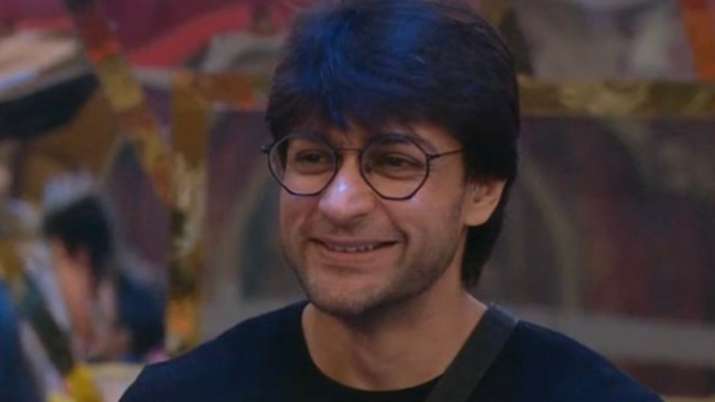 Big Boss: Shalin Bhanot ने उठाया सुहाग रात का घूंघट, देखते ही shiv thakare ने जड़ दिया थप्पड़