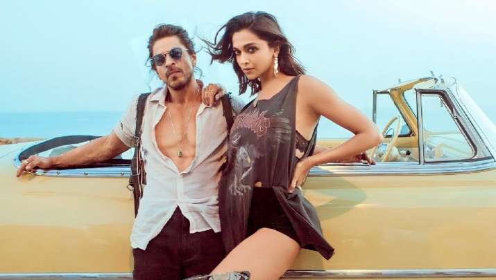 Deepika Padukone के जन्मदिन पर शाहरुख खान ने फैंस को दिया गिफ्ट, शेयर किया 'Pathaan' का लुक