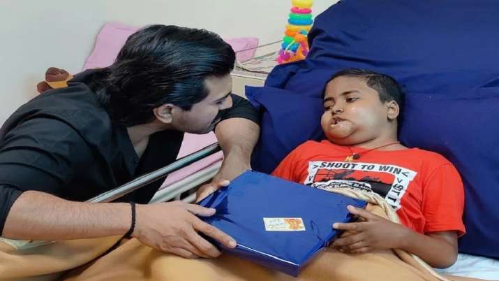 राम चरण हैं असली सुपरस्टार, इस खास फैंस से मिलकर पूरी की उसकी ख्वाहिश