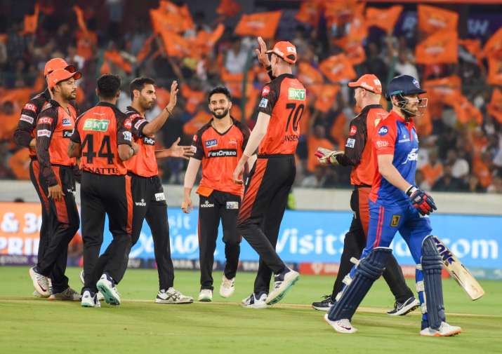 SRH vs DC LIVE: सनराइजर्स की बेहतरीन गेंदबाजी, दिल्ली 150 तक भी नहीं पहुंची