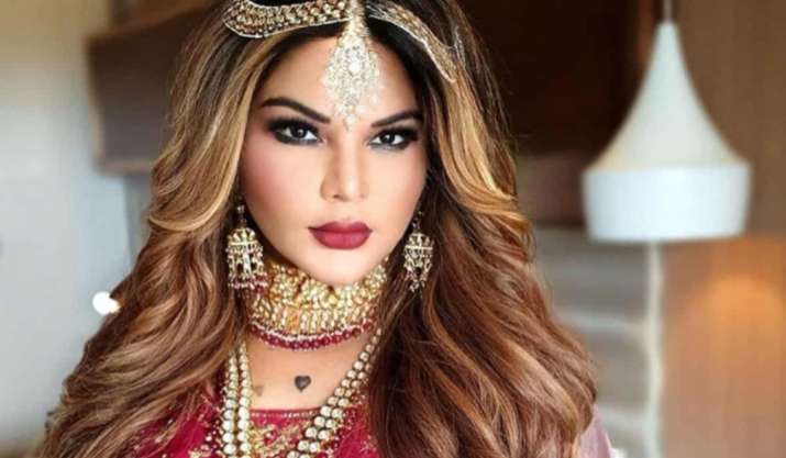 Rakhi Sawant की इस हरकत पर एक्ट्रेस को लगा 600 का फटका, एयरपोर्ट वीडियो हुआ वायरल