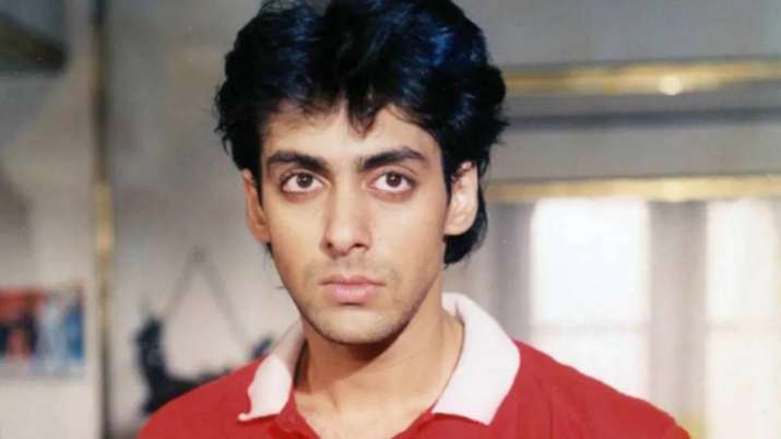Salman Khan डेब्यू से पहले इस एक्ट्रेस का साइकिल से करते थे पीछा, भरी भीड़ में लगी थी क्लास- Watch Video