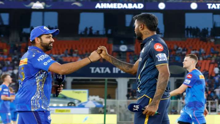 MI vs GT: वानखेड़े में पहली बार मुंबई के खिलाफ उतरेगी हार्दिक की सेना, जानें किसका पलड़ा है भारी