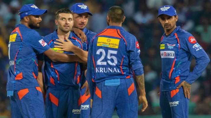 खत्म नहीं हो रहीं लखनऊ की मुश्किलें, IPL 2023 के बीच में ही इस बॉलर ने छोड़ दिया साथ; जानिए वजह