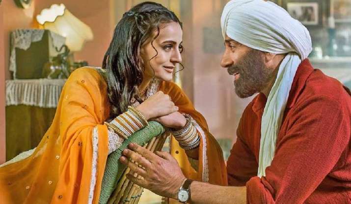 Gadar के मेकर्स ने किया बड़ा धमाका, एक के साथ एक फ्री टिकट के ऑफर से जीता फैंस का दिल!