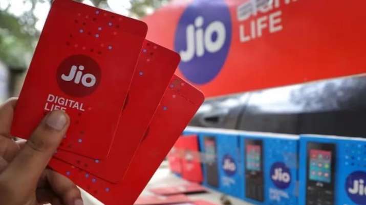 Jio ने बढ़ा दी Airtel की टेंशन, 50 रुपये से कम के प्लान में जमकर इस्तेमाल करें डेटा