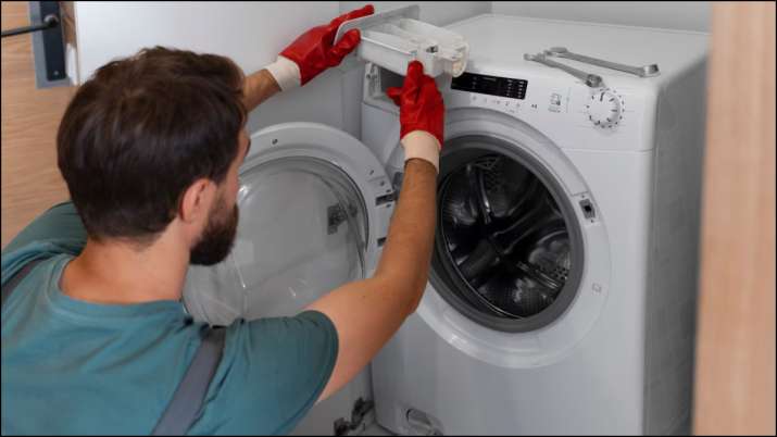          Washing Machine Cleaning: इस ट्रिक से साफ कर लें फ्रंट लोड वॉशिंग मशीन, नहीं पड़ेगी सर्विस कराने की जरूरत