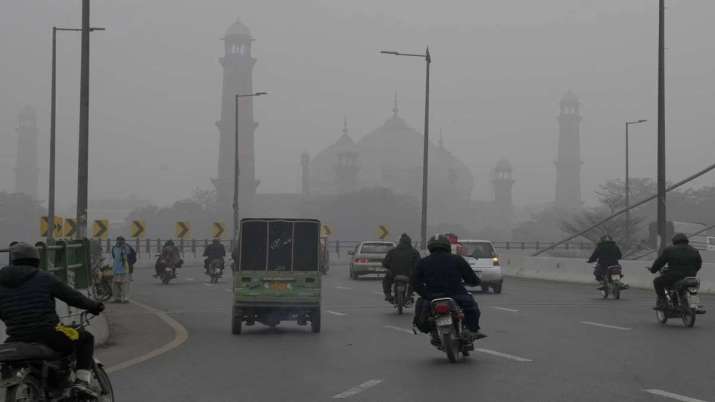 लाहौर बना दुनिया का सबसे ज्यादा प्रदूषित शहर, AQI द्वारा अलग्यू वोल्गेट पर वायु AVPGanga