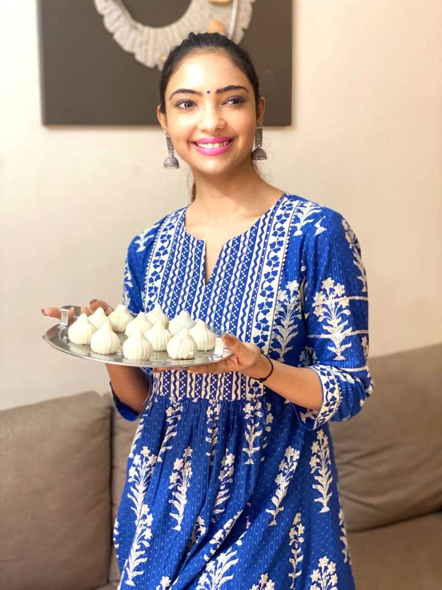 Pooja banerjee made Modak for the first time