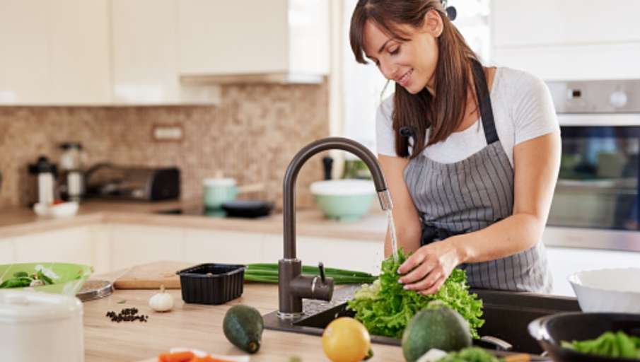 green leafy vegetables cleaning