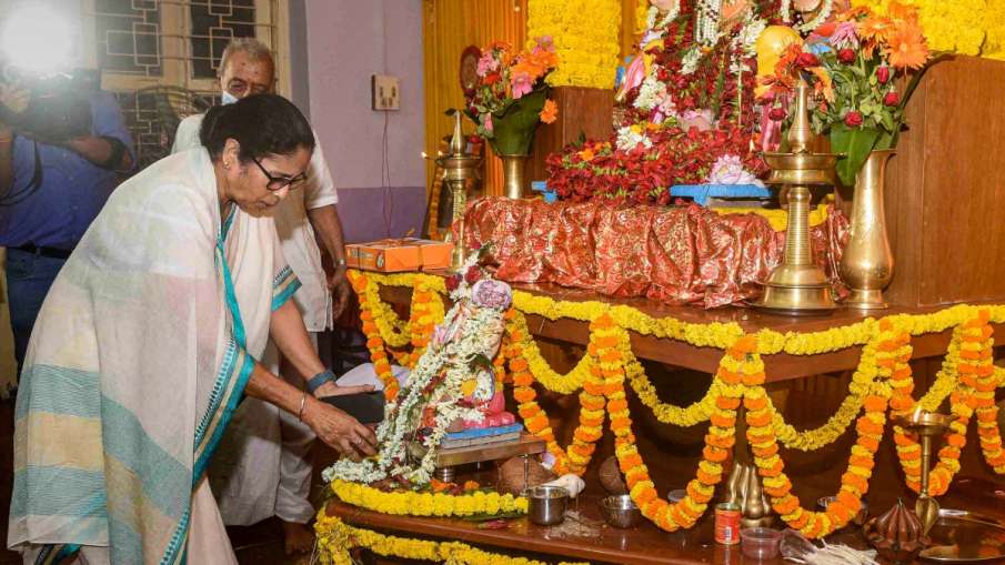 West Bengal CM Mamata Banerjee offers prayers on Ganesh Chaturthi festival in Kolkata