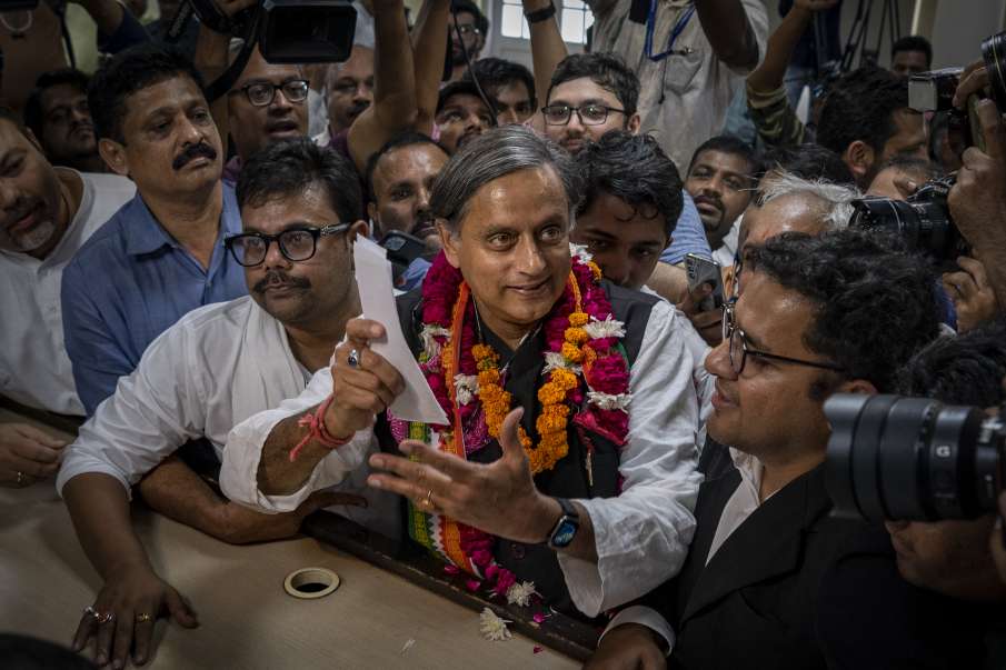  Shashi Tharoor