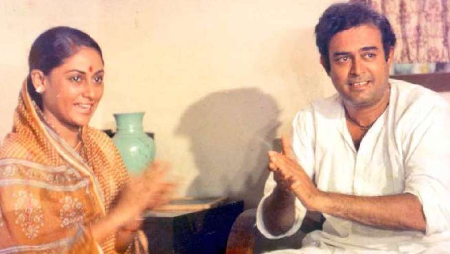 Jaya Bachchan and Sanjeev Kumar