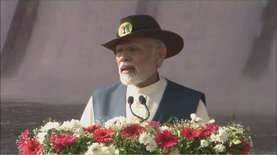केवड़िया में प्रधानमंत्री नरेंद्र मोदी केवड़िया में प्रधानमंत्री नरेंद्र मोदी