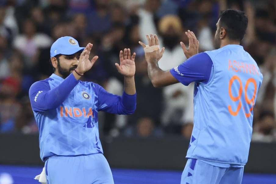 रोहित शर्मा और रविचंद्रन अश्विन रोहित शर्मा और रविचंद्रन अश्विन