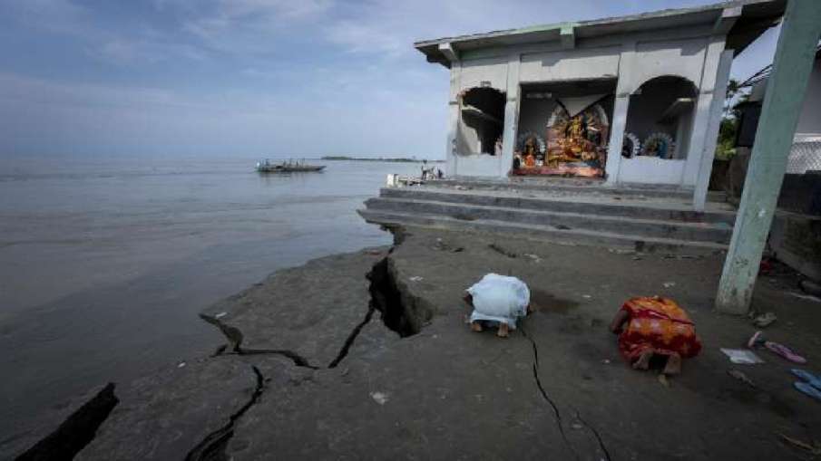 असम में बाढ़ और भूस्खलन से तबाही