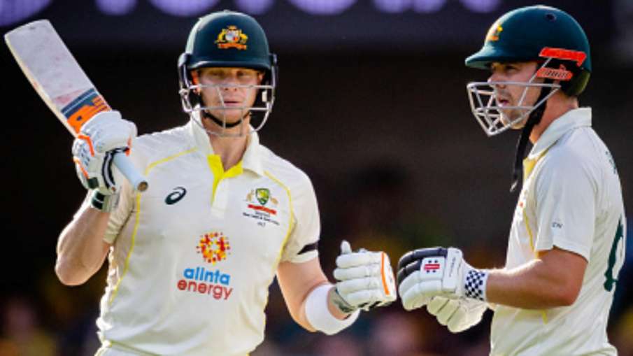 Travis Head and Steve Smith during day one of the first Test between Australia and South Africa