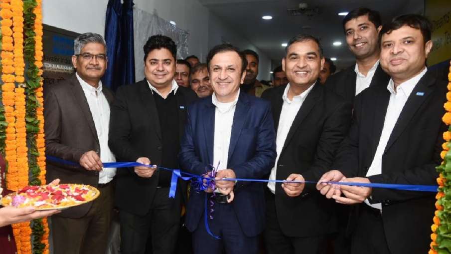 Amit Gosai, Managing Director, Con India cuts the ribbon to inaugurate the office