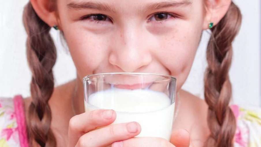 drink milk day or night in hindi