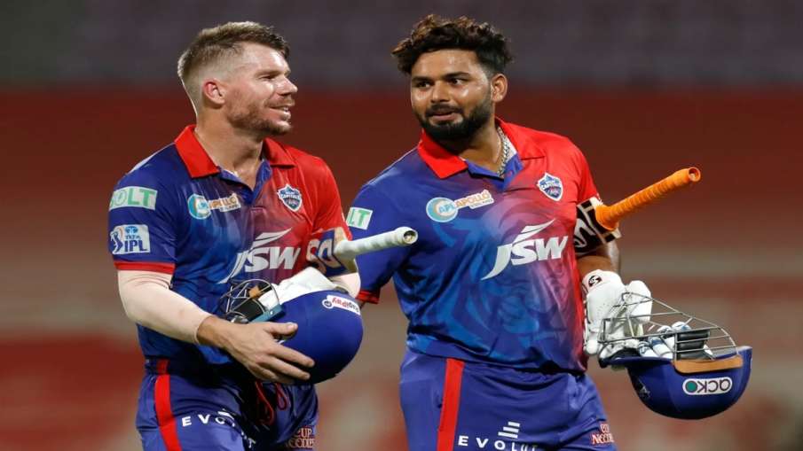 Rishabh Pant and David Warner during IPL 2022