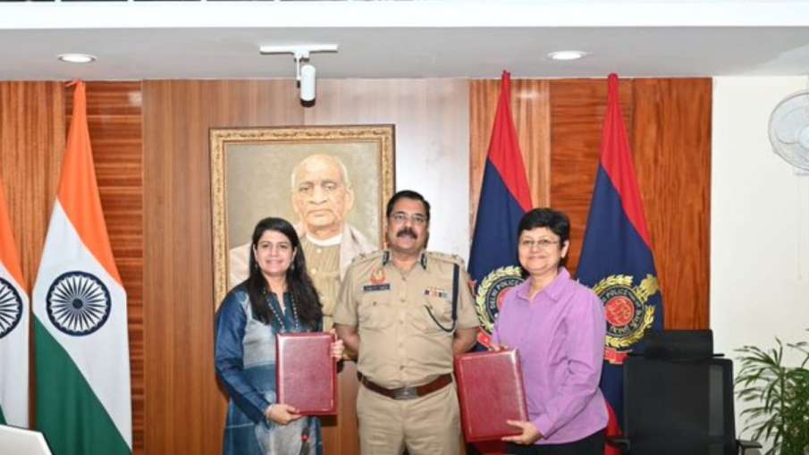 दिल्ली पुलिस ने साइबर धोखाधड़ी पर अंकुश लगाने के लिए ट्रूकॉलर के साथ समझौता ज्ञापन पर हस्ताक्षर किए।