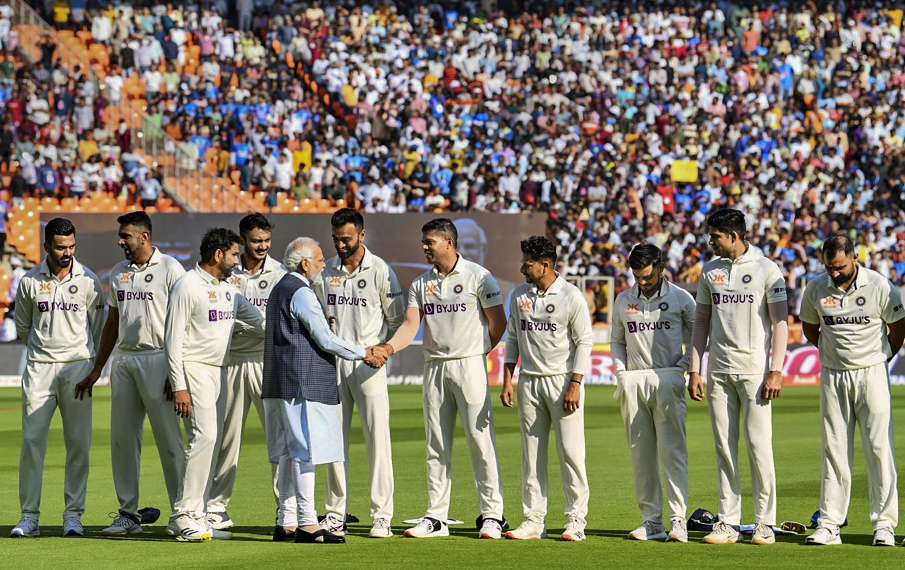 PM Narendra Modi with Team India Players