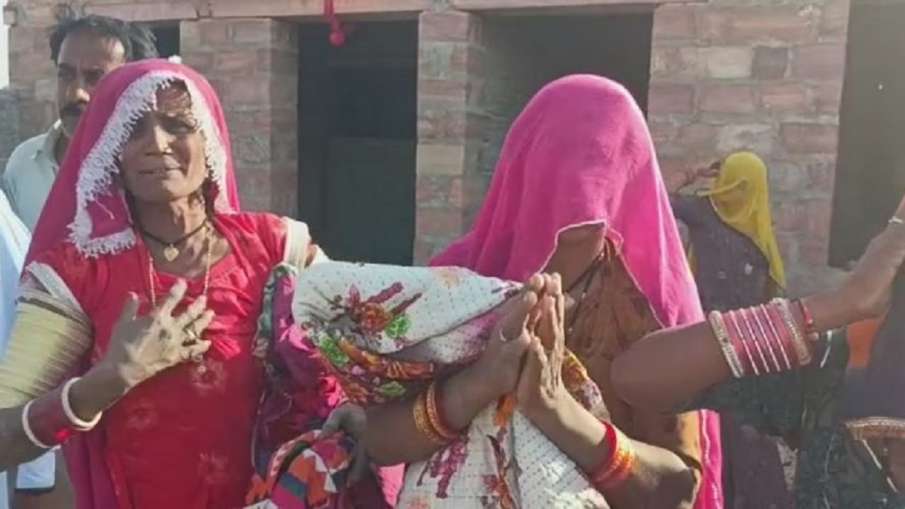 पाकिस्तान से आए हिंदुओं की क्या दशा है, इस तस्वीर को ही देख लीजिए