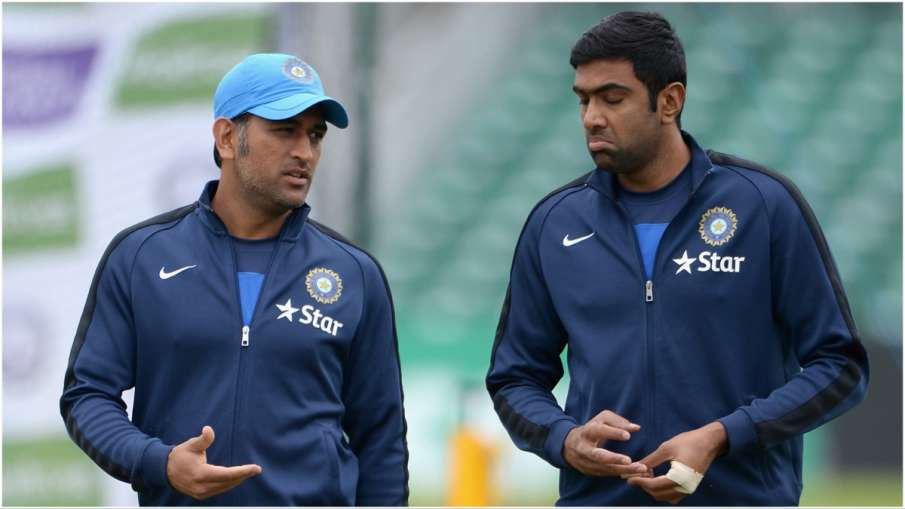 Ravichandran Ashwin, MS Dhoni