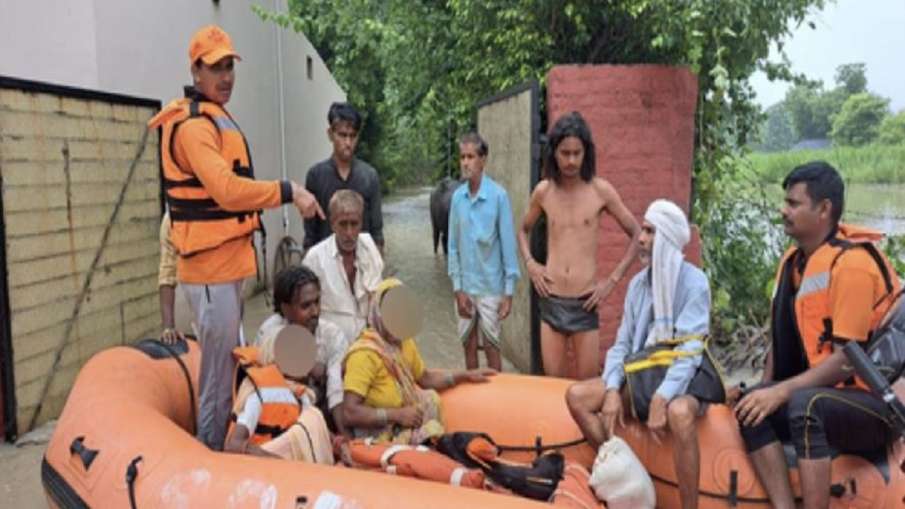 noida flood affected area rescue