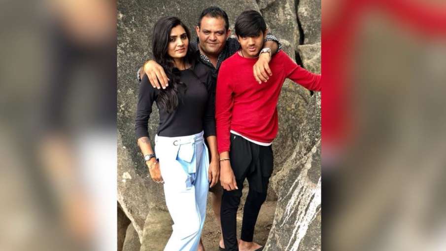 परिवार के साथ आरोपी तथ्य पटेल