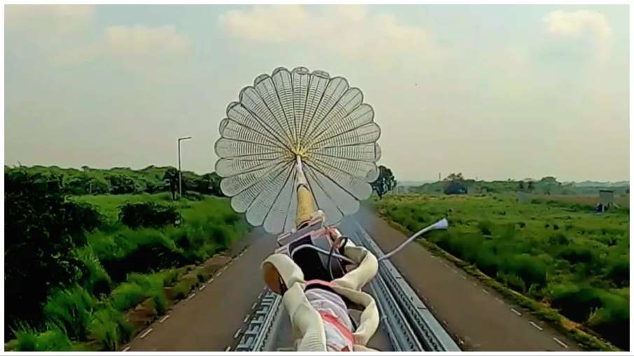 ISRO preparing for Mission Gaganyaan in full swing successfully tested drug parachute
