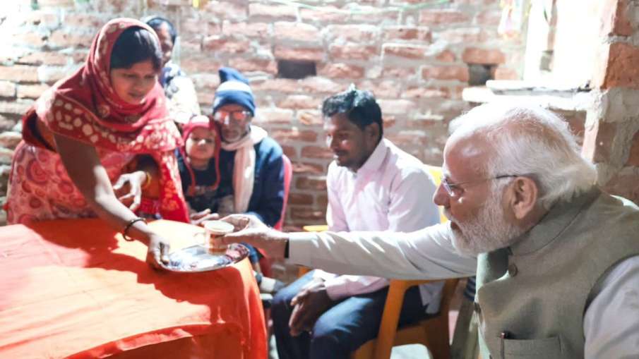 पीएम मोदी को परोसी गई चाय।