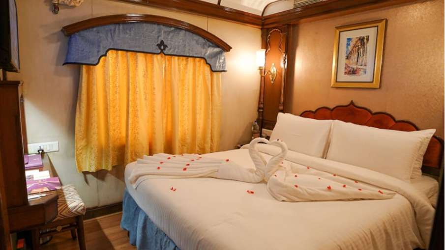 Golden Chariot luxury train 