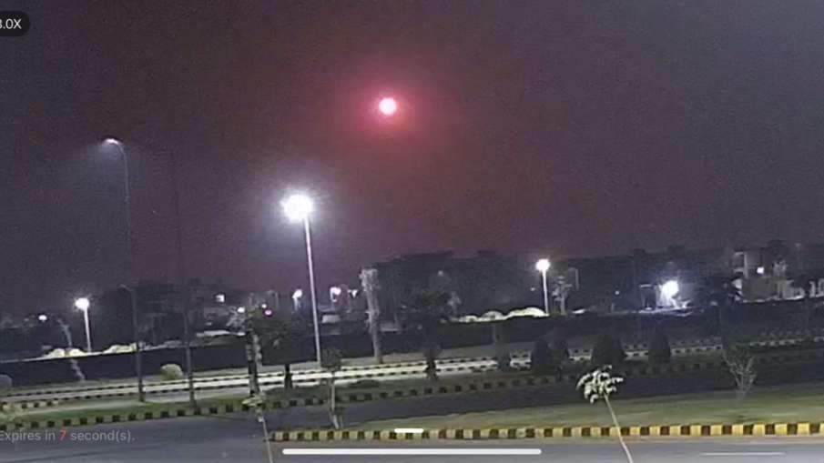 पाकिस्तान पर मिसाइल हमला।