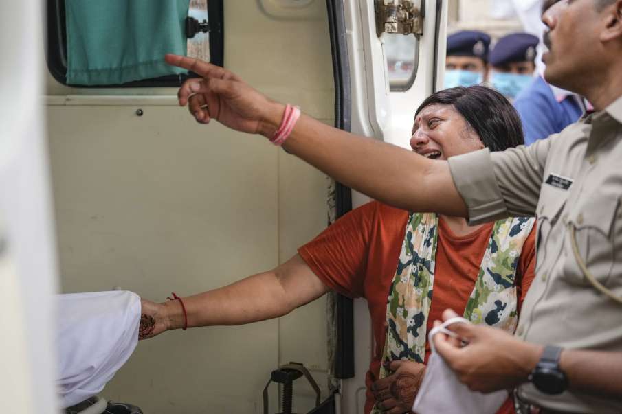 अपनों को खोने का दर्द अपनों को खोने का दर्द