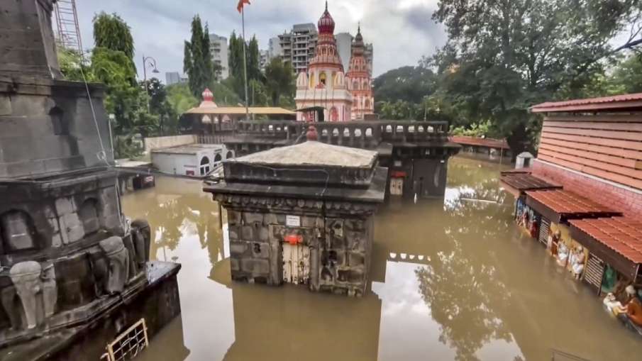 Water entered Ganpati temple premises due to heavy rains in Pune