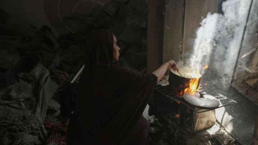 Gaza famine, child deaths in Gaza, Gaza hospital crisis, food shortage Gaza