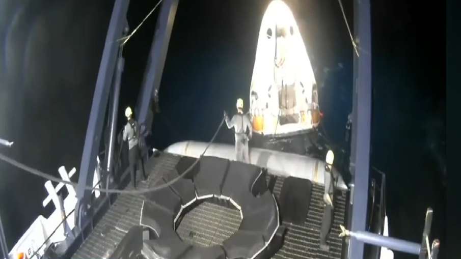 Shubhanshu shukla splashdown