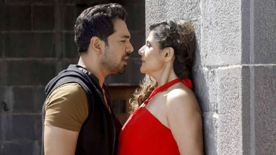 Zareen khan abhinav shukla