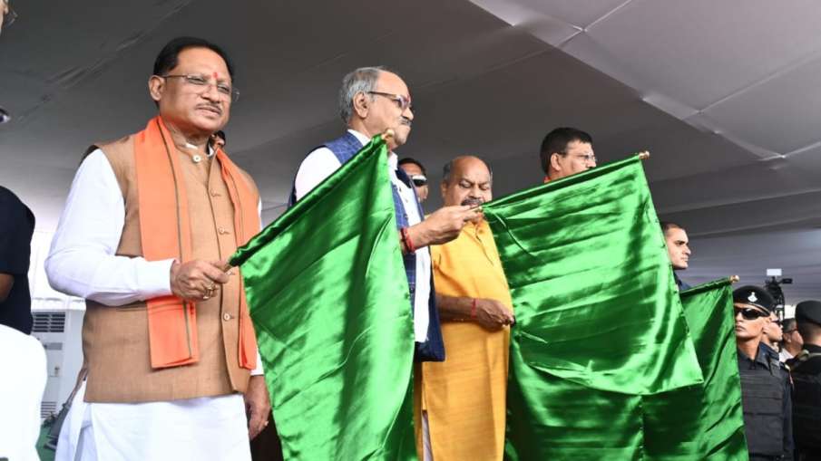 छत्तीसगढ़ के लोगों को बड़ी सौगात, इस नई एक्सप्रेस ट्रेन से सफर होगा आसान, तीन राज्यों से जुड़ा कनेक्शन - India TV Hindi