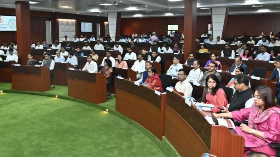 कलेक्टर कांफ्रेंस में सुशासन, पारदर्शिता और जनहित योजनाओं पर मंथन।