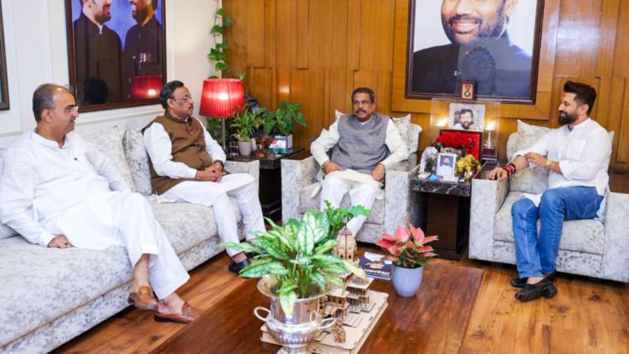 Bihar election 2025, NDA seat sharing, Mahagathbandhan seat distribution