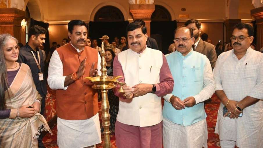 'मध्यप्रदेश एक्सीलेंस अवार्ड्स 2025' कार्यक्रम में शामिल हुए सीएम मोहन यादव।