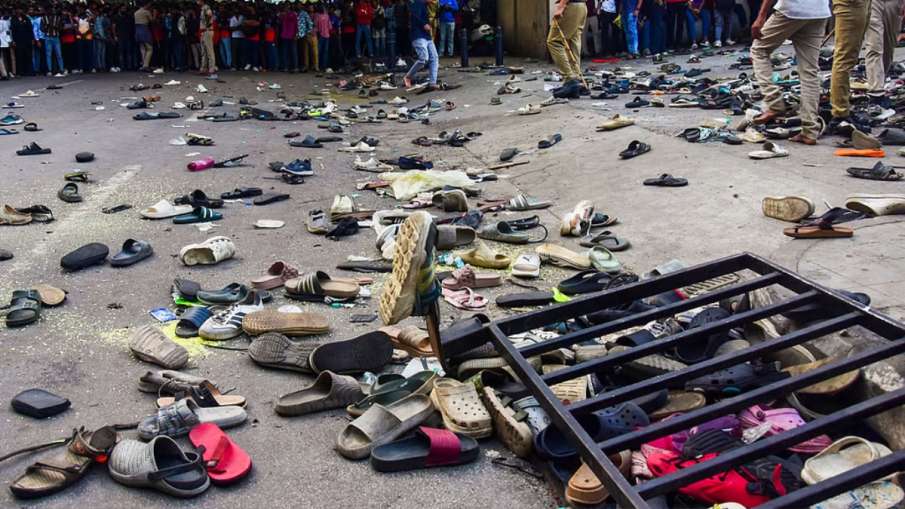 बेंगलुरु के स्टेडियम में भगदड़