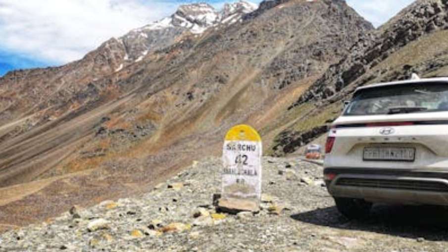 why highway milestones colourful, what highway milestones means, highway milestones colour means, hi