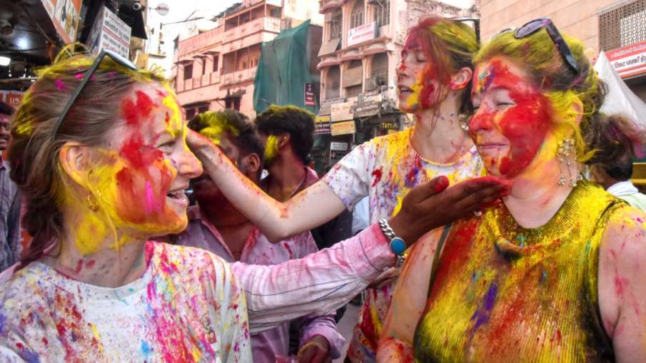 होली का जश्न