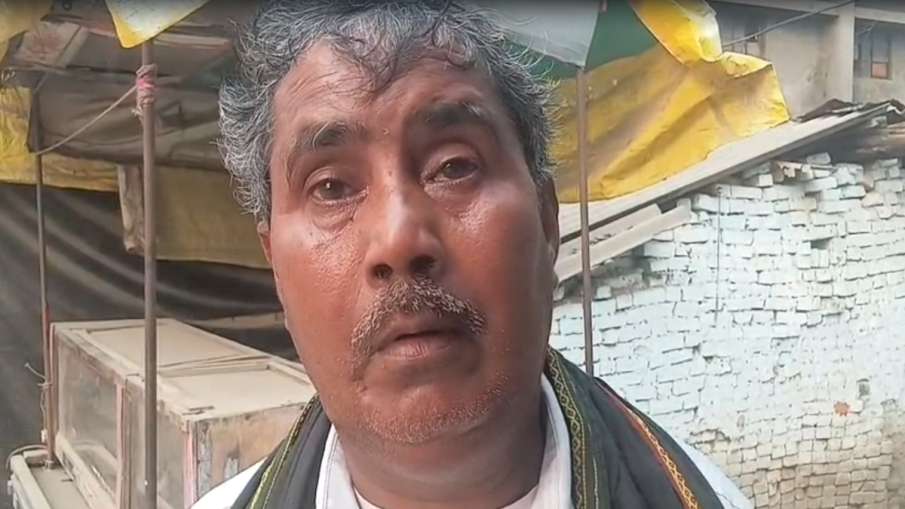 नाबालिग बेटे ने अपने 55 वर्षीय पिता पर सातवीं शादी की तैयारी करने का आरोप लगाया। नाबालिग बेटे ने अपने 55 वर्षीय पिता पर सातवीं शादी की तैयारी करने का आरोप लगाया।