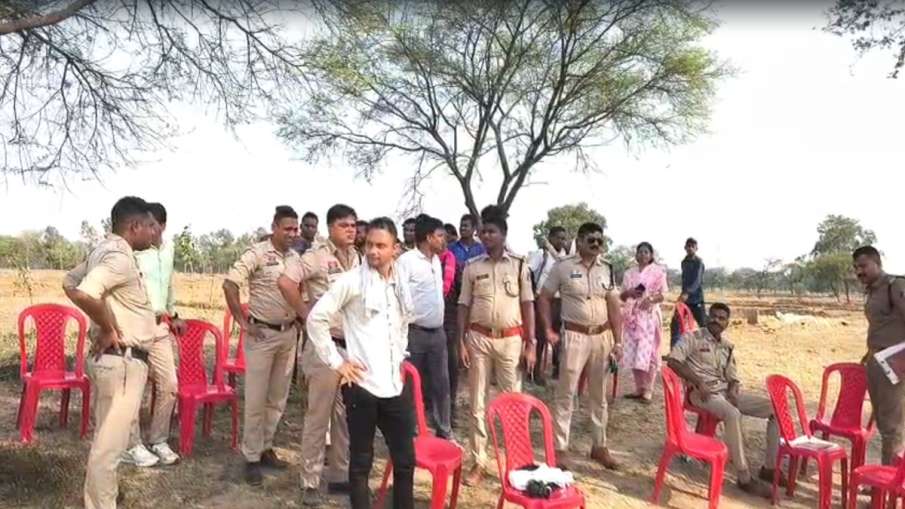 कब्रिस्तान पहुंची पुलिस