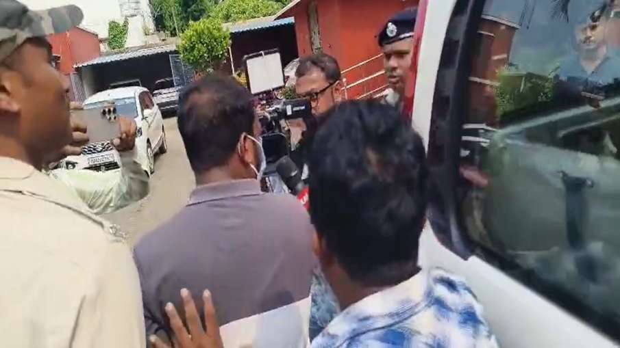 असिस्टेंट एक्जीक्यूटिव इंजीनियर गिरफ्तार।